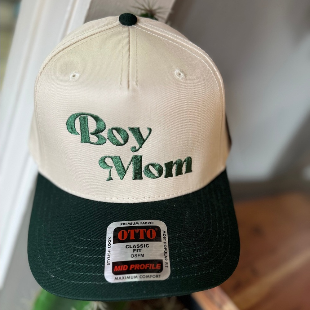 OTTO Boy Mom Cap in Green and Cream